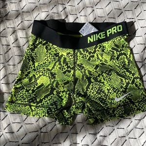 Nike Pro